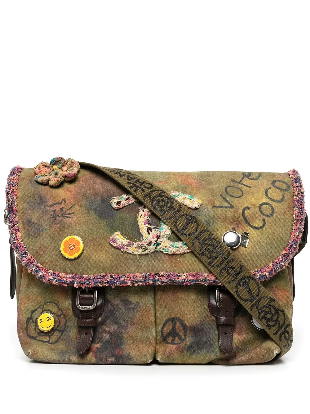 CHANEL Pre-Owned.   Graffiti On The Pavement Postman bag (2015 Collection).