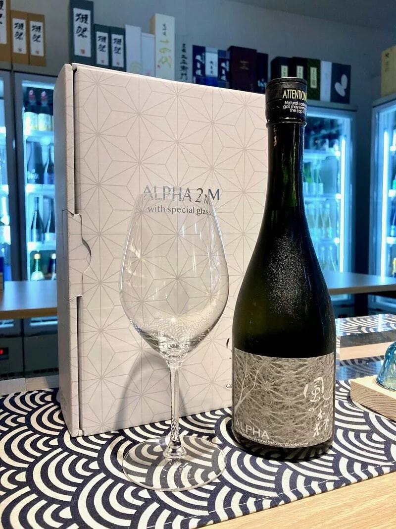 Kaze no Mori Alpha 2M 真中采り Unfiltered Raw Sake 720ml with Riedel Tasting Glass Set