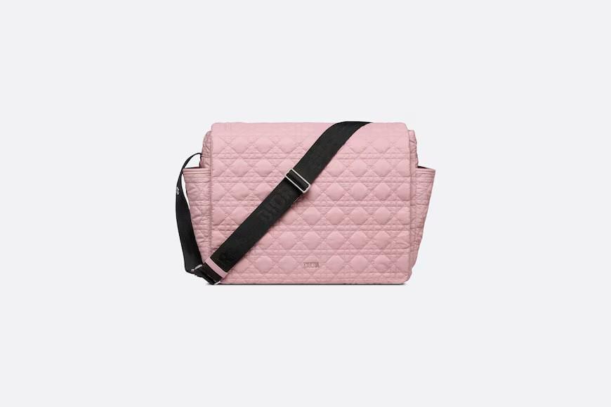 Duffel bag.  Light pink color large rattan case science and technology canvas.  Numbering: M9988PNHQ_M973